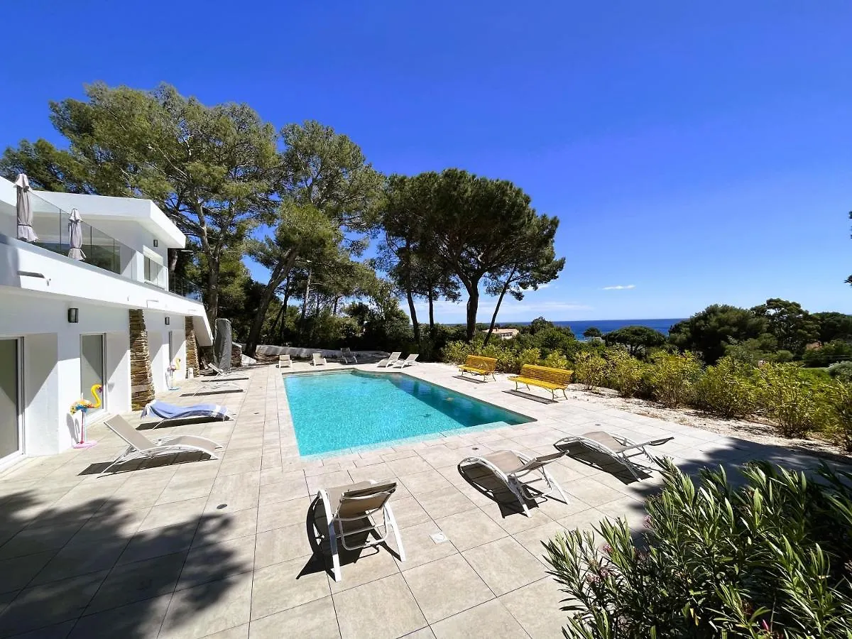 Villa 6 Chambres, Piscine, Vue Mer, A Proximite De La Plage , Cavalaire-Sur-Mer